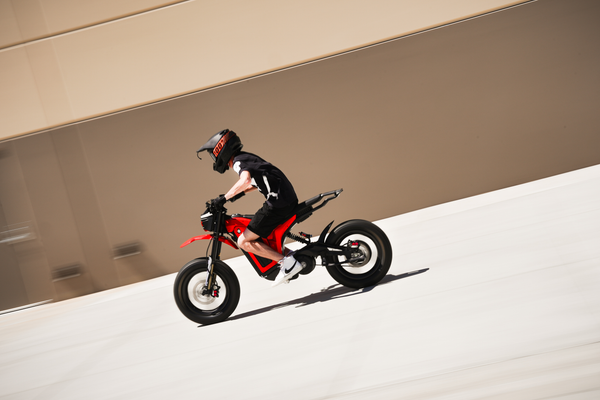 Solar launches E-clipse Race Edition lightweight, low-cost electric motorcycle